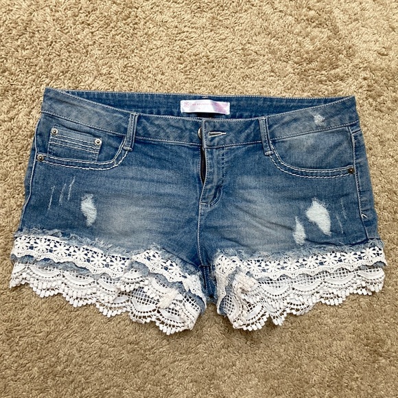 Lace Detail Jean Shorts - Picture 1 of 2